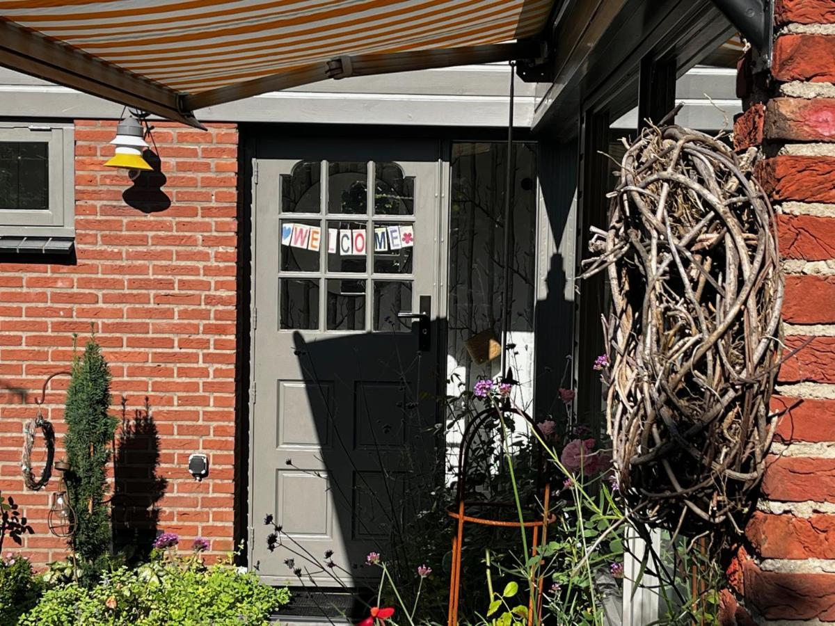 "Zonnekind" Atmospheric Holiday Home In Noordwijkerhout Near The Beach エクステリア 写真