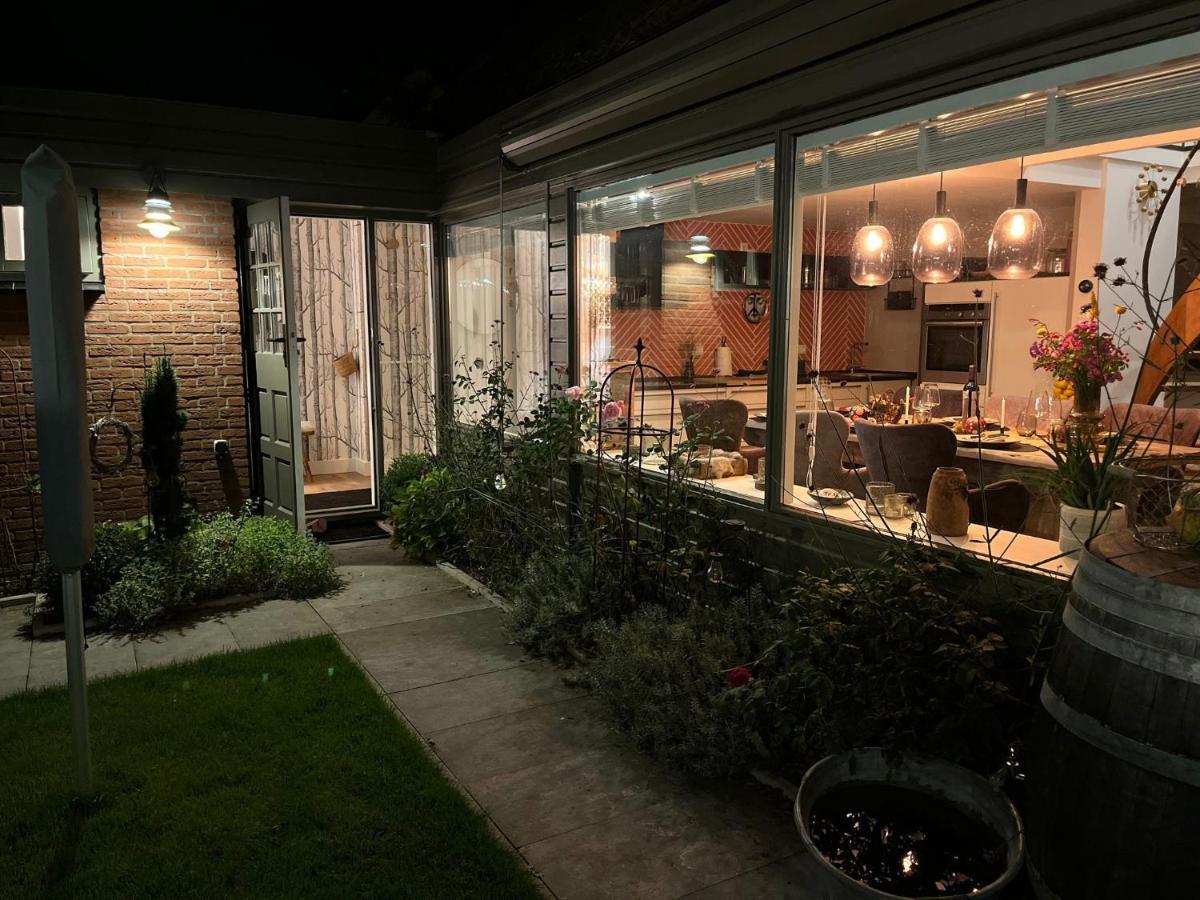 "Zonnekind" Atmospheric Holiday Home In Noordwijkerhout Near The Beach エクステリア 写真